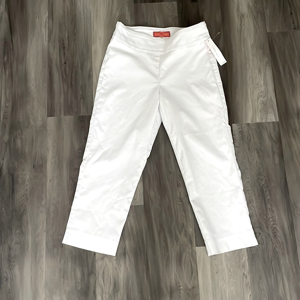Crazy Larry white capris - Size 4